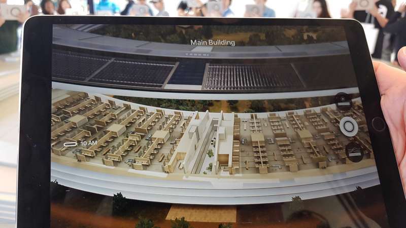 Pinching the picture, expanded it to show more detail on the interior of the building.