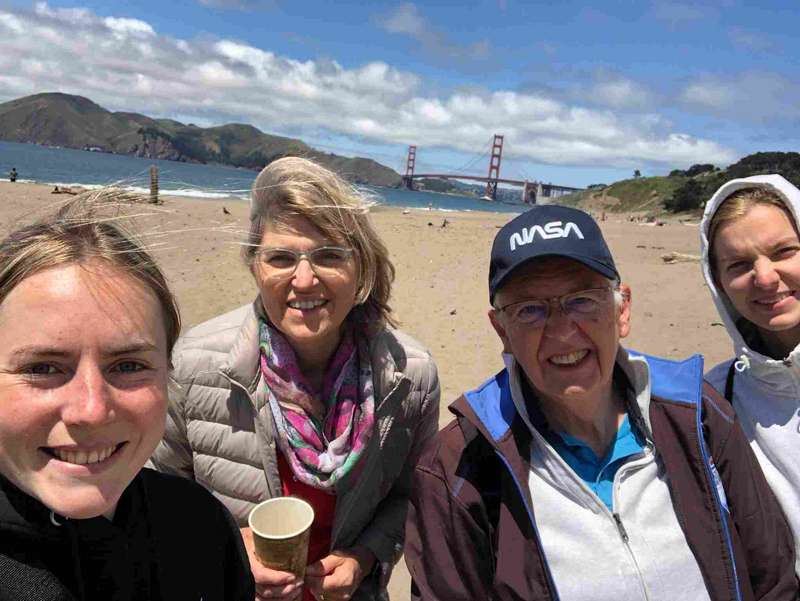 Frederika, Beatrix, Peter and Benita on Golden Gate beach at the Presidio