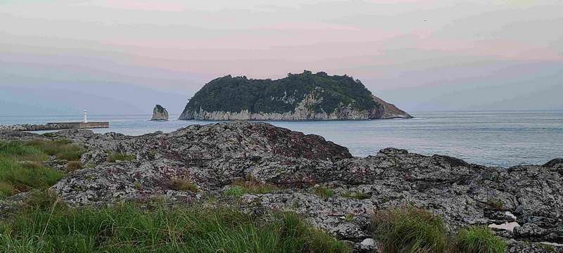 From the perimeter path, other, smaller islands can be seen.