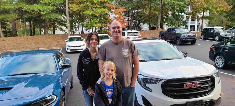 Left to Right:<br>Helen's granddaughter, Shelbea<br> Helen's granddaughter, Helena<br>Helen's son, Dave