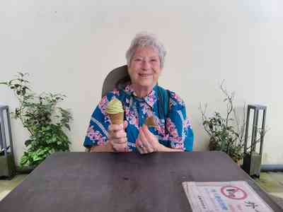Ah, a perfect treat for a hot day, green tea ice cream.