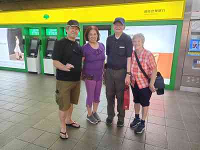 We were lucky to be able to meet our friends from the Agewell center in Fremont. John and Alice are from Taiwan and return frequently to visit family and friends. They just happened to be there at the same time we were.