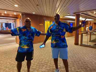 Keith and Rey became good buddies, even buying identical shirts!