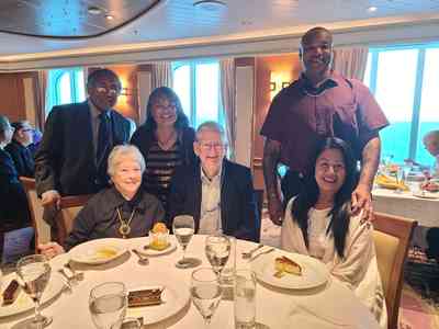Our dinner buddies. Front: Helen, Charles, Lysa; Back: Vic, Doris, Rey.