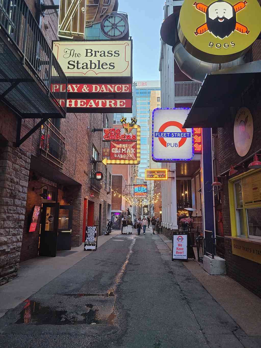 Wandering down the historic and atmospheric Printers Alley.