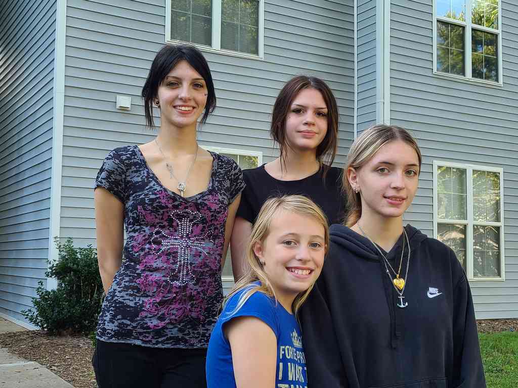 Helen's granddaughters: Emma, Shelbea, Helena, and Reghan.